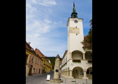 Niederösterreich - Gumboldskirchen - Rathaus mit Pranger