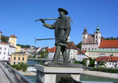 Oberösterreich - Steyr - Stadtansicht mit dem Flösserdenkmal
