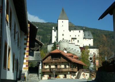 Sbg - Mauterndorf - Blick auf die Burg 2