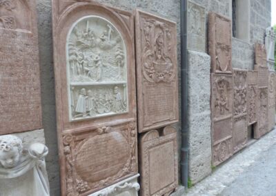 Sbg - Salzburg - Grabsteine im Petersfriedhof