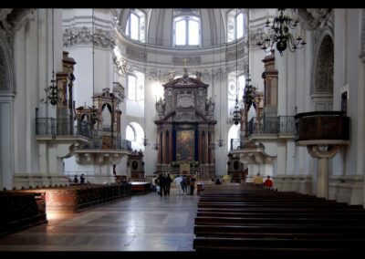 Sbg - Salzburg - Kirchenschiff des Salzburger Doms