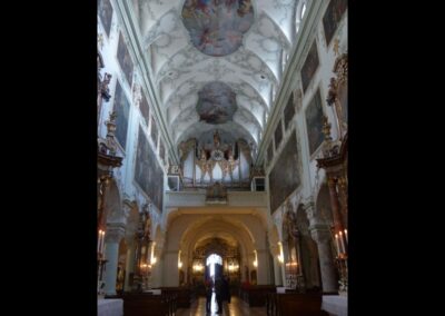 Sbg - Salzburg - Kirchenschiff der Stiftskirche St. Peter