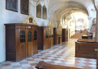 Sbg - Salzburg - linkes Seitenschiff der Stiftskirche St. Peter