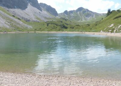 Tirol - Gebirgssee Lache in den Allgäuer Alpen