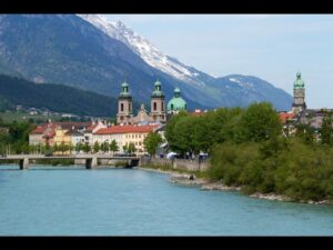 Tirol - Innsbruck - mit Dom und dem Inn