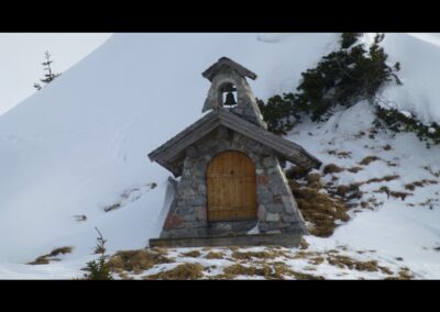Tirol - Kapelle in der Tannheimer Berglandschaft