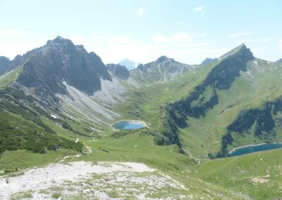Tirol - Lachenspitze und Steinkarspitze im Frühling