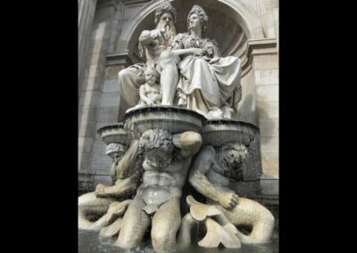 Bild zeigt: Wien - Brunnen an der Staatsoper