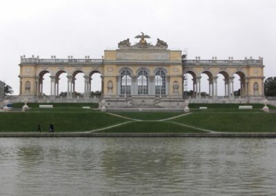 Bild zeigt: Wien - Gloriette im Schlossgarten Schönbrunn