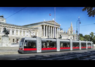 Bild zeigt: Wien - Strassenbahn vor dem Parlamentsgebäude